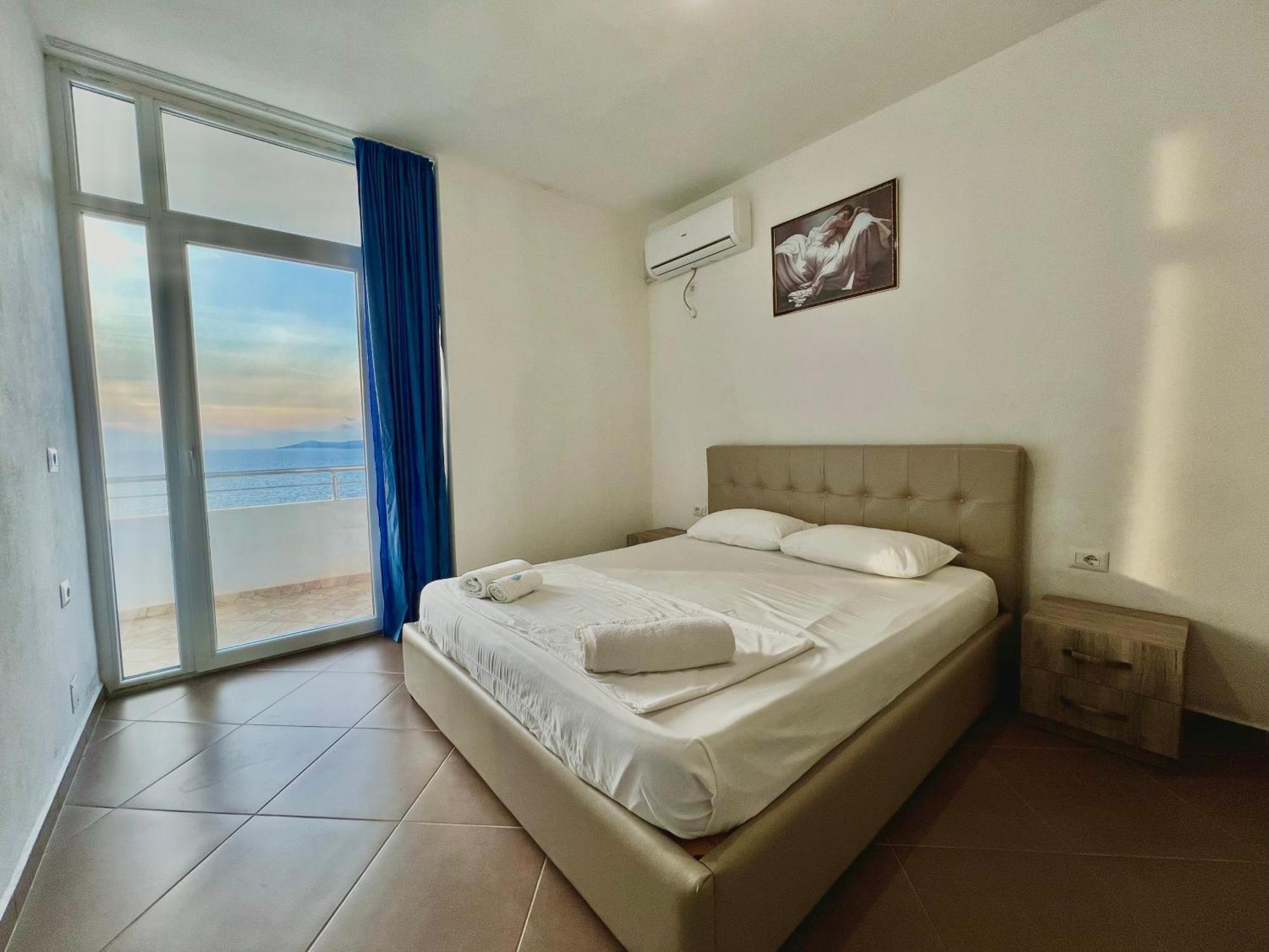 Redi's Seaview Apartment Sarande