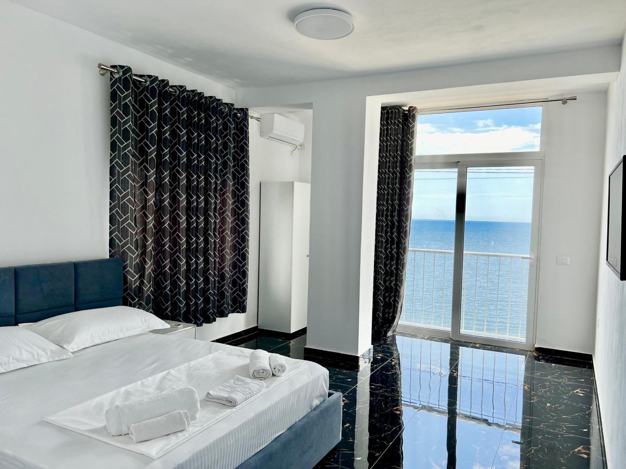 Apartment Redi's Seaview Sarande