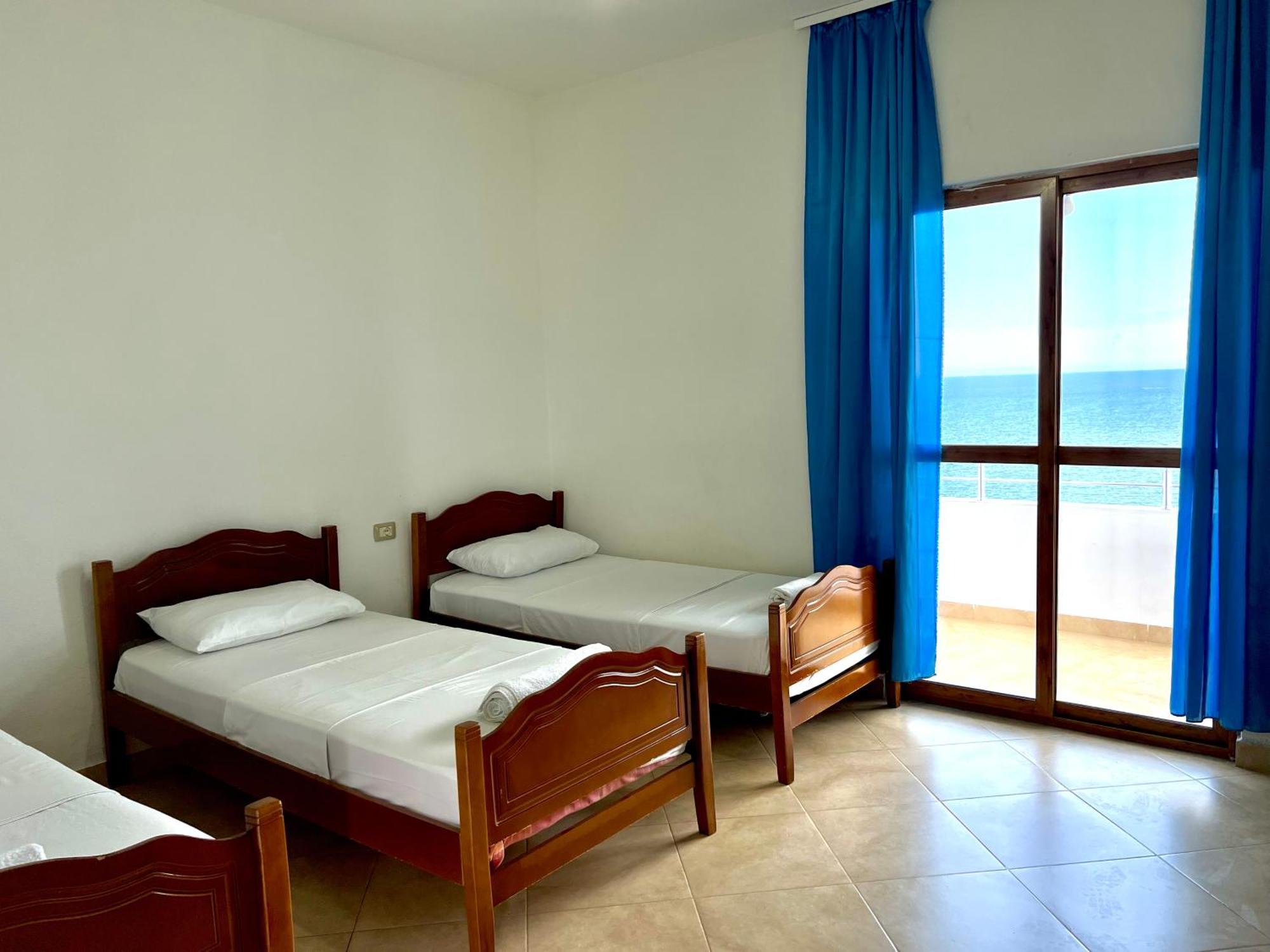 Redi's Seaview Апартаменты Саранда